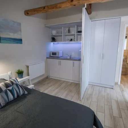 Charmantes Caesar Mit Terrasse By Interhome Apartman