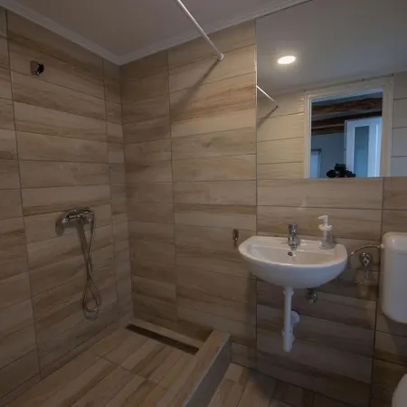 Charmantes Caesar Mit Terrasse By Interhome Apartman *