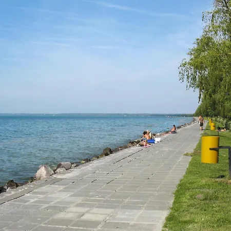 アパート Charmantes Caesar Mit Terrasse By Interhome