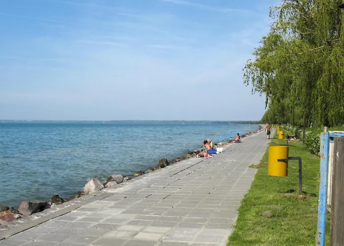 アパート Charmantes Caesar Mit Terrasse By Interhome